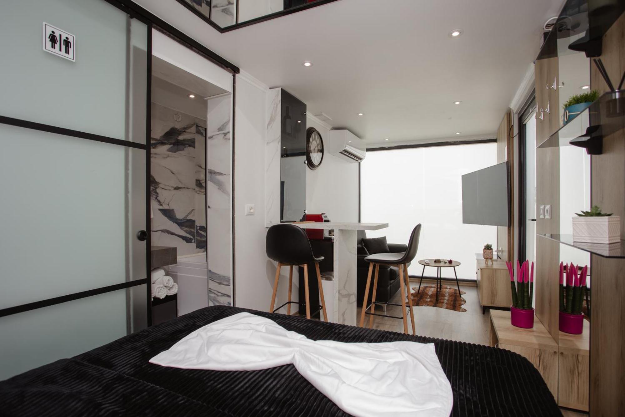 Villa 446 Tiny House Shiroke Esterno foto